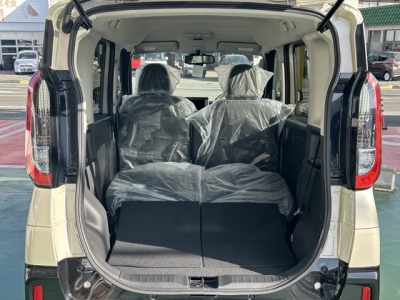 デリカミニ(三菱)届出済未使用車 内外装写真他２