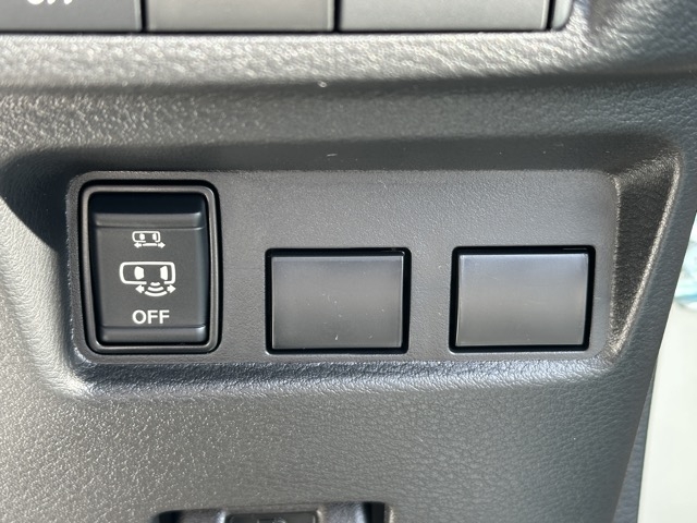 デリカミニ(三菱)届出済未使用車 14