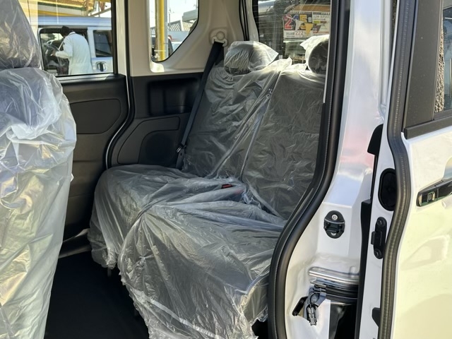 デリカミニ(三菱)届出済未使用車 4