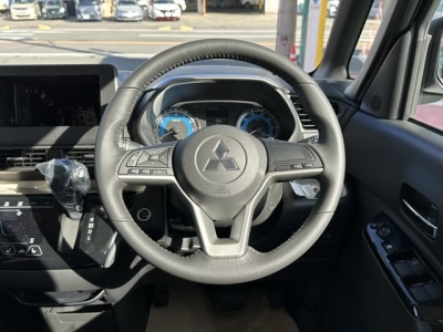 デリカミニ(三菱)届出済未使用車 内外装写真