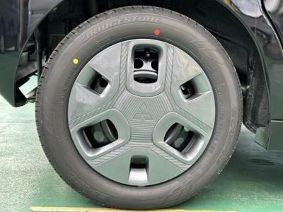 デリカミニ(三菱)届出済未使用車 内外装写真他２