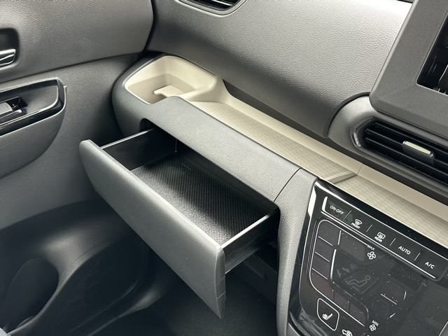 デリカミニ(三菱)届出済未使用車 22