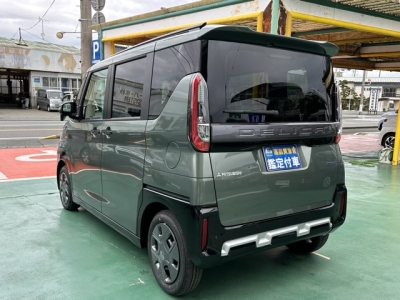 デリカミニ(三菱)届出済未使用車 後方