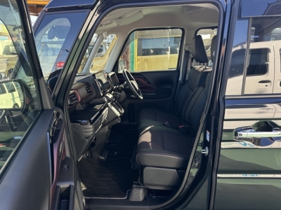 新型フレアワゴン(マツダ)中古車 前席内装