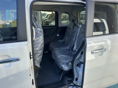 ワゴンＲスマイル(スズキ)届出済未使用車 後席内装