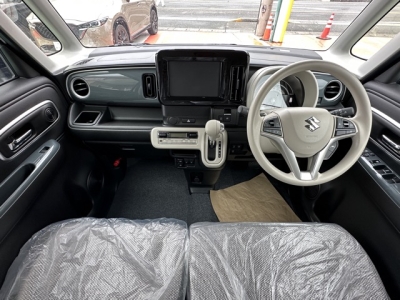 ワゴンＲスマイル(スズキ)届出済未使用車 後席から見た前席