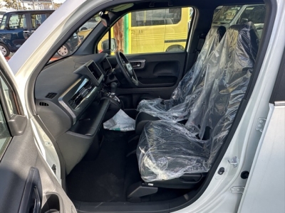 N-WGN(ホンダ)届出済未使用車 前席内装