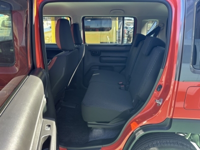 フレアクロスオーバー(マツダ)中古車 後席内装