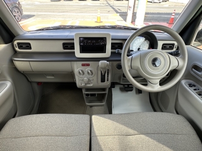 ラパン(スズキ)中古車 後席から見た前席