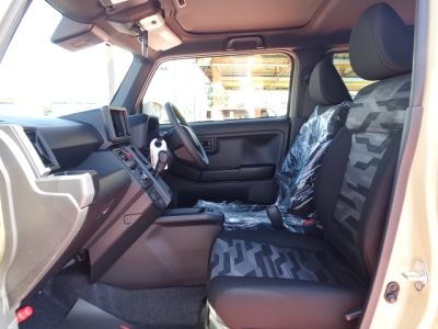 タフト(ダイハツ)届出済未使用車 前席内装