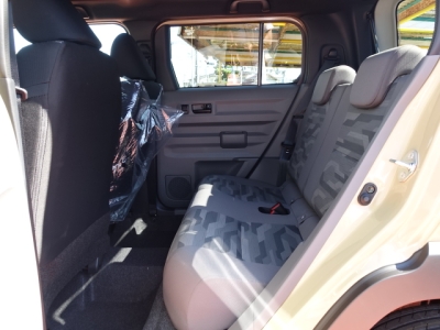 タフト(ダイハツ)届出済未使用車 後席内装