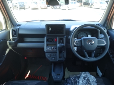 タフト(ダイハツ)届出済未使用車 後席から見た前席