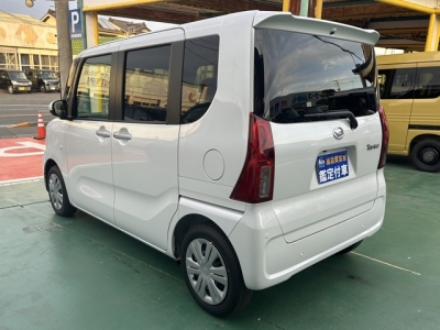 タント(ダイハツ)届出済未使用車 後方