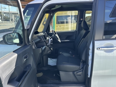 タントカスタム(ダイハツ)ディーラ-試乗車 前席内装