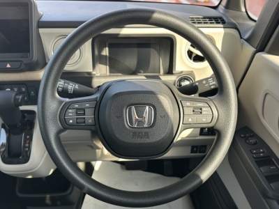 新型N-BOX(ホンダ)届出済未使用車 内外装写真