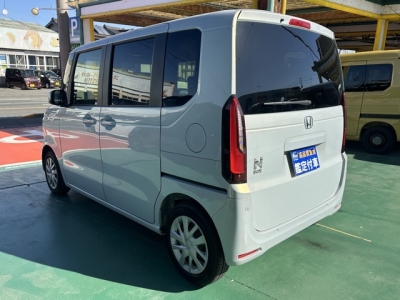 新型N-BOX(ホンダ)届出済未使用車 後方