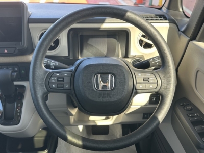 新型N-BOX(ホンダ)届出済未使用車 内外装写真