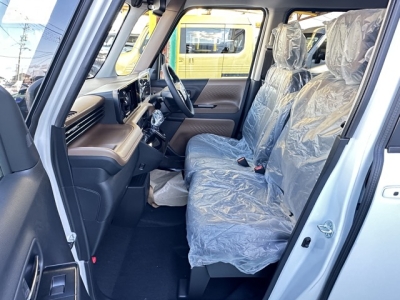 ルークス(ニッサン)届出済未使用車 前席内装