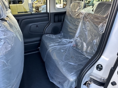 ルークス(ニッサン)届出済未使用車 後席内装