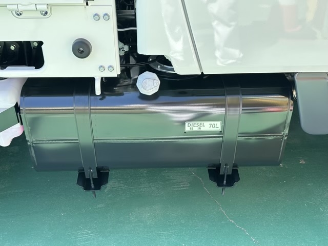 キャンター(三菱)レンタ登録済未使用車 15