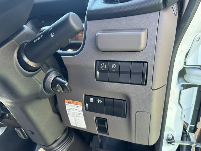 キャンター(三菱)レンタ登録済未使用車 17