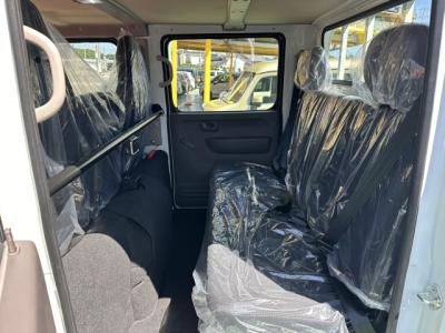 キャンター(三菱)レンタ登録済未使用車 後席内装