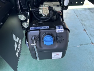 キャンター(三菱)レンタ登録済未使用車 内外装写真他１