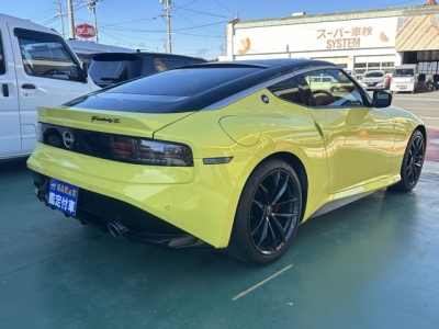 フェアレディZ(ニッサン)中古車 後席から見た前席