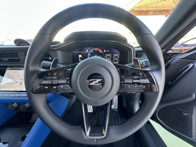 フェアレディZ(ニッサン)中古車 後席から見た前席