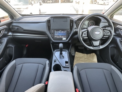 インプレッサ(スバル)中古車 後席から見た前席