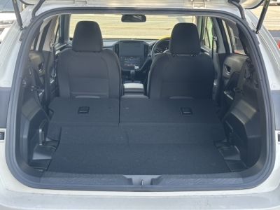 インプレッサ(スバル)中古車 内外装写真他１