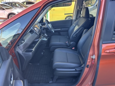 フリード(ホンダ)中古車 前席内装