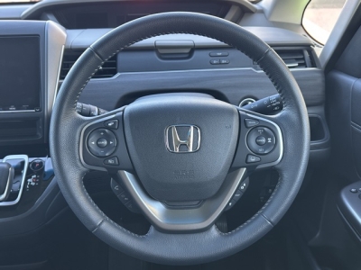 フリード(ホンダ)中古車 内外装写真他