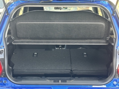 スイフトスポーツ(スズキ)登録済未使用車 内外装写真他２