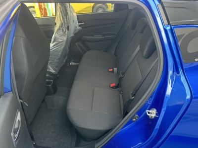 スイフトスポーツ(スズキ)登録済未使用車 後席内装