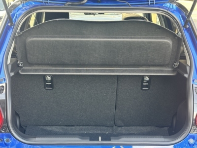 スイフトスポーツ(スズキ)登録済未使用車 内外装写真他１