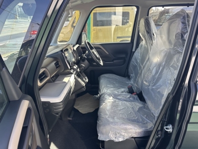 スペーシア(スズキ)届出済未使用車 前席内装