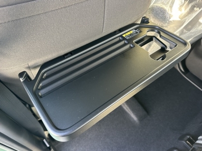 スペーシア(スズキ)届出済未使用車 後席から見た前席