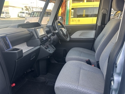 シフォン(スバル)中古車 前席内装