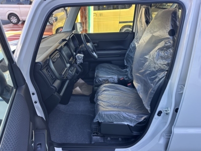 ハスラー(スズキ)届出済未使用車 前席内装