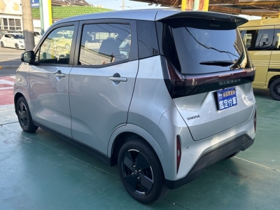 サクラ(ニッサン)中古車 後方