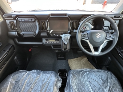 ハスラー(スズキ)届出済未使用車 後席から見た前席