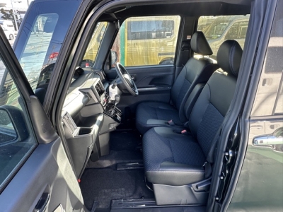 タントカスタム(ダイハツ)届出済未使用車 前席内装