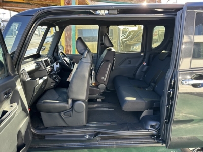 タントカスタム(ダイハツ)届出済未使用車 後席から見た前席