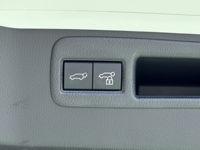 ハリアーハイブリッド(トヨタ)中古車 内外装写真他２