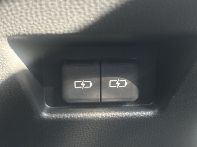 ハリアーハイブリッド(トヨタ)中古車 内外装写真