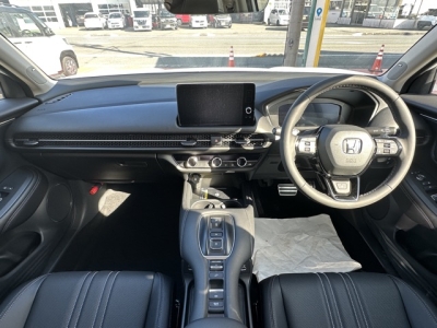 ZR-V(ホンダ)登録済未使用車 後席から見た前席