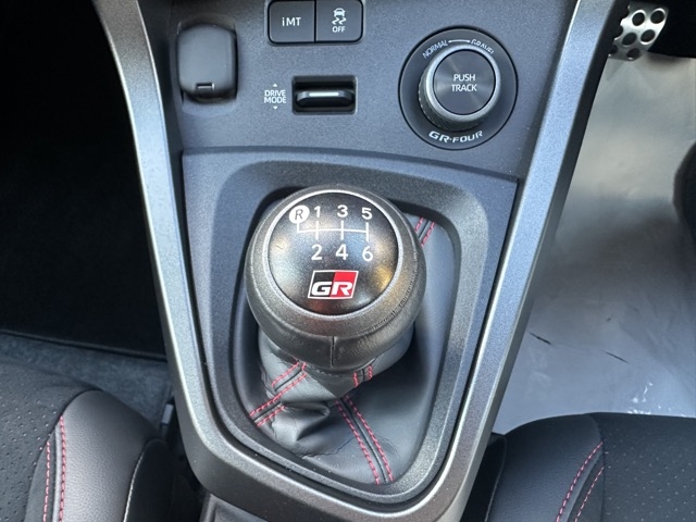 GRヤリス(トヨタ)中古車 24