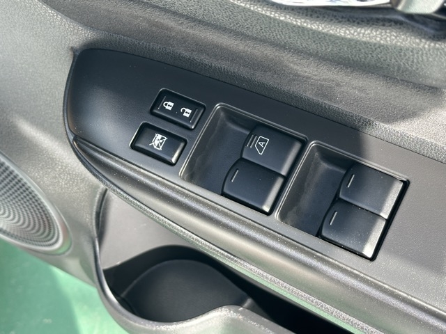 ノート(ニッサン)中古車 11