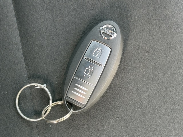 ノート(ニッサン)中古車 12